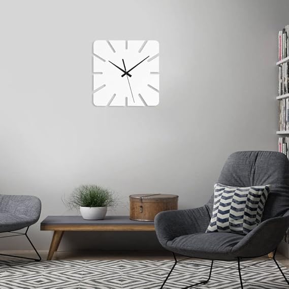 Polite wall clock for home and office in Pakistan